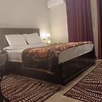 شقه مفروشه فندقيه رائعه 220م مكيفه معقمه انترنت مجاني السكن للعائلات والأسر فقط وليس أفراد