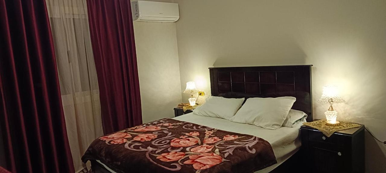 Apartment شقه مفروشه فندقيه رائعه 220م مكيفه معقمه انترنت مجاني السكن للعائلات والأسر فقط وليس أفراد Cairo