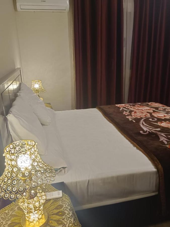 Apartment شقه مفروشه فندقيه رائعه 220م مكيفه معقمه انترنت مجاني السكن للعائلات والأسر فقط وليس أفراد